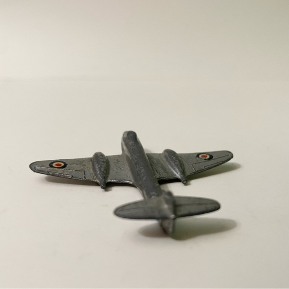 Dinky Toys Jet Aircraft Diecast Airplane - Picture 5 of 10